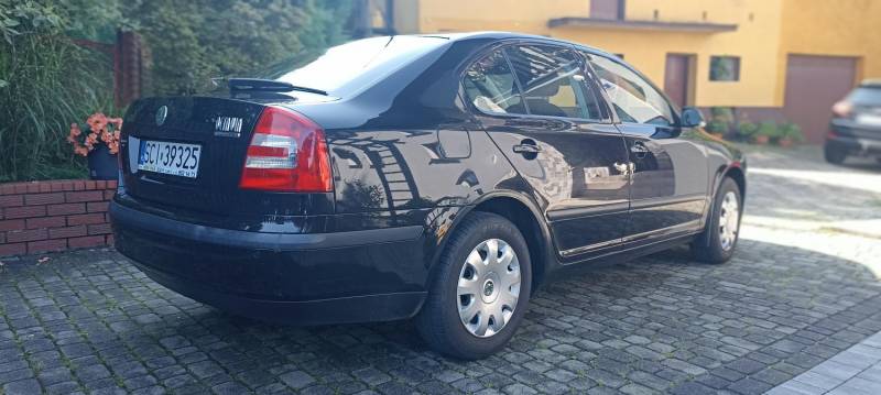 ox_skoda-octavia-16-fsi-2006-143-000-km