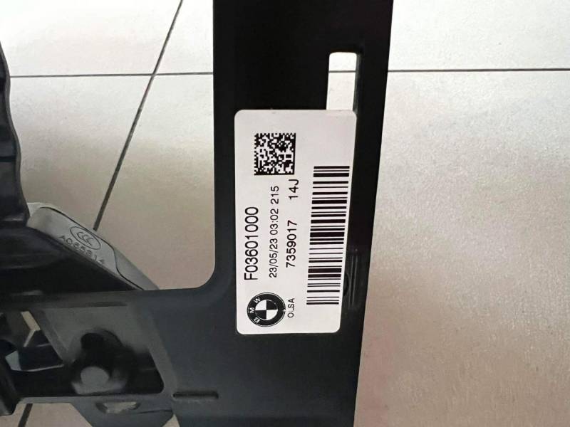 ox_nowa-lampa-tylna-lewa-bmw-f20-lift-f03601000