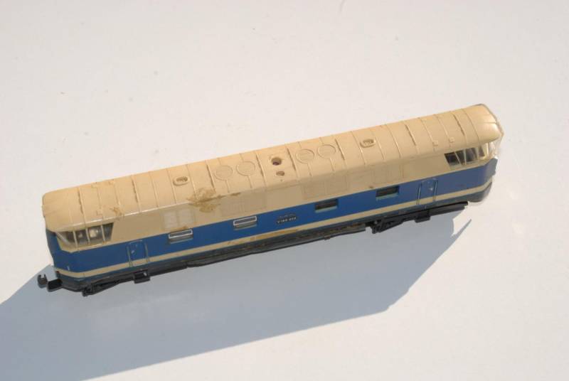 ox_stara-zabawka-lokomotywa-v-180-059-h0-gutzold