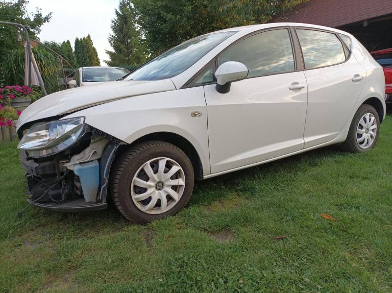 ox_seat-ibiza-12-tsi-benzyna-2011-r-105-km-uszkodzony