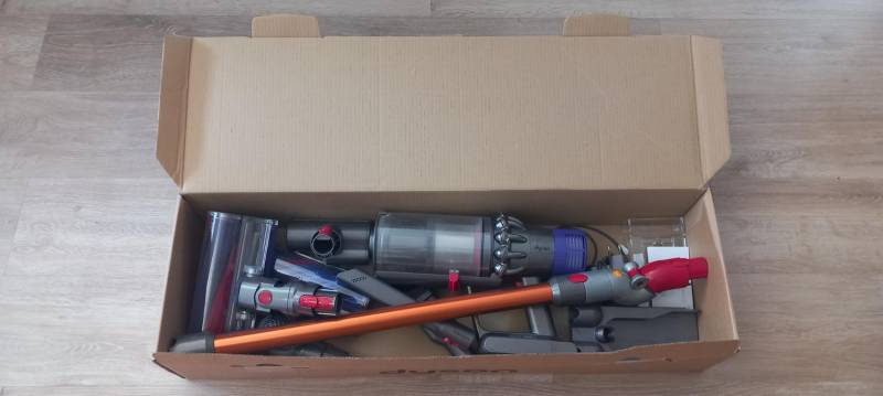 ox_nowy-odkurzacz-dyson-v10-absolute