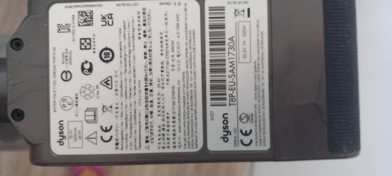ox_nowy-odkurzacz-dyson-v10-absolute