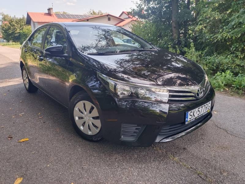 ox_toyota-corolla-e16-16-2014r-72-000km