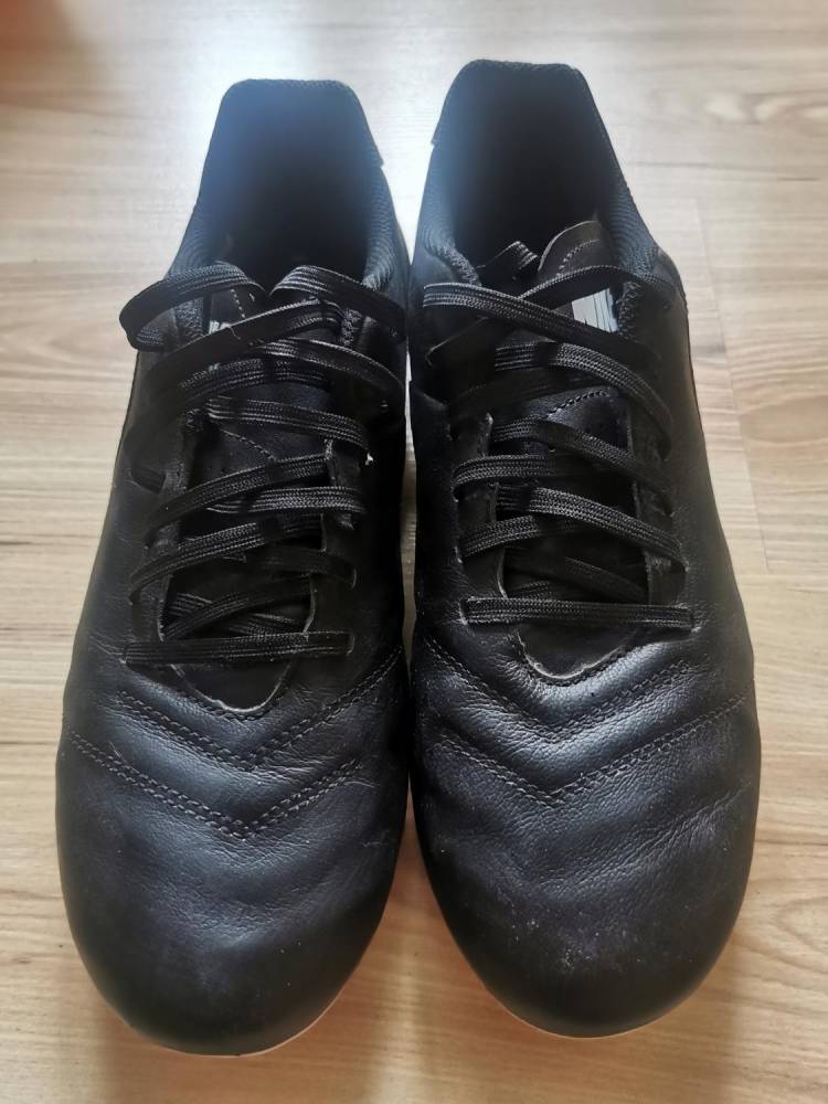 ox_buty-pilkarskie-korki-nike-tiempo-genio-ii