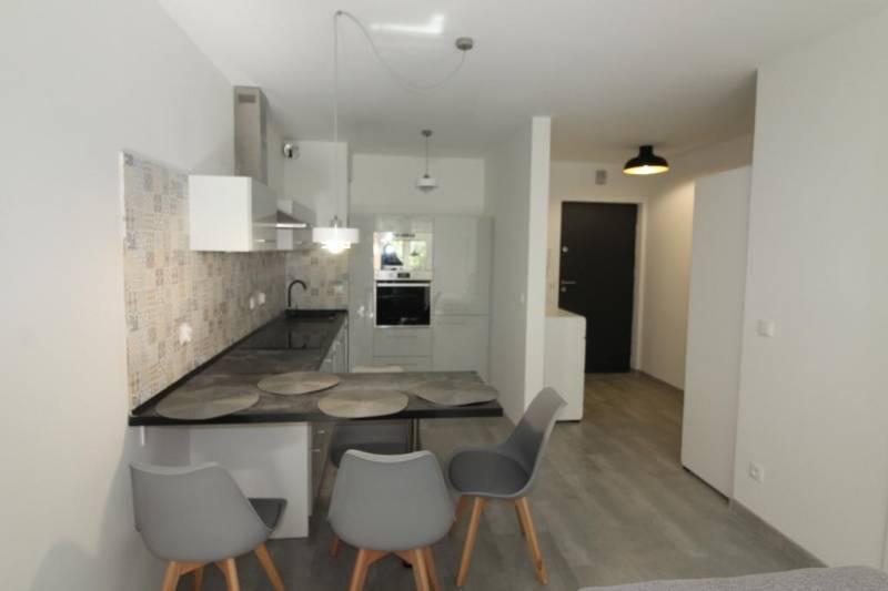 ox_wynajme-apartament-w-budynku-przy-ul-k-stryi-16-w-cieszynie