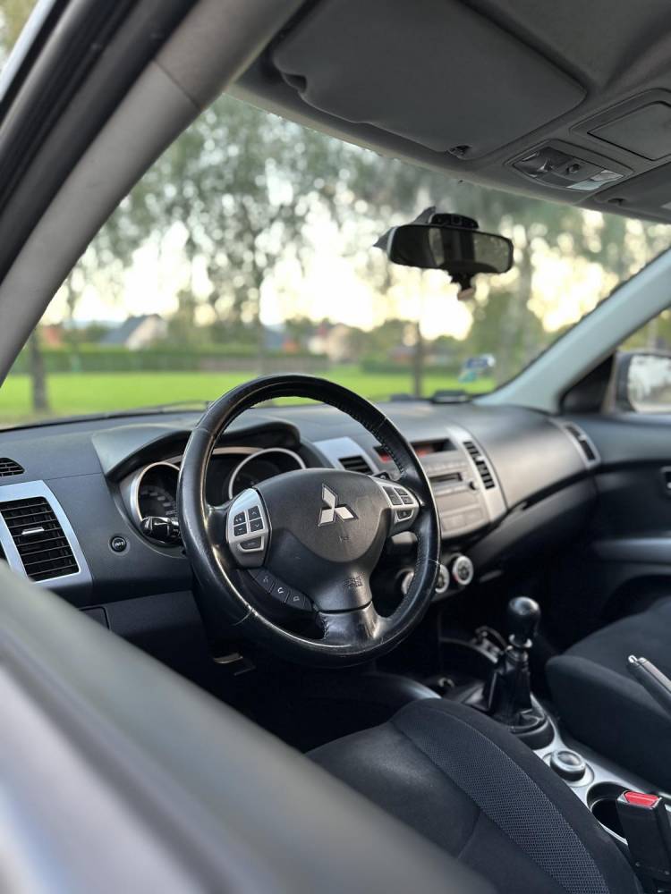 ox_mitsubishi-outlander-20-did-intense