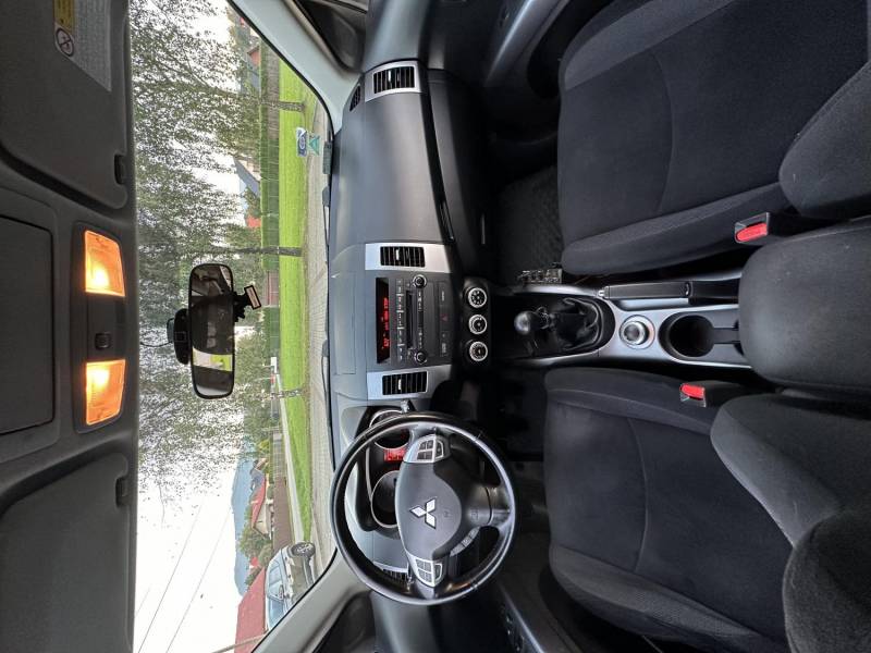 ox_mitsubishi-outlander-20-did-intense