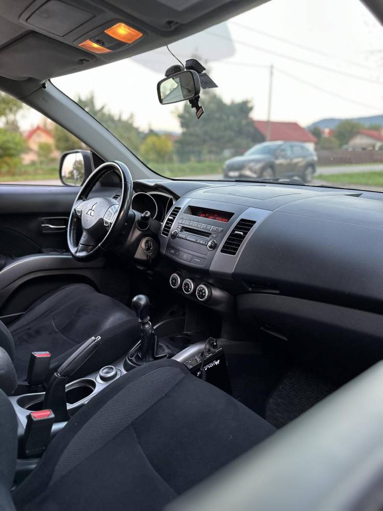ox_mitsubishi-outlander-20-did-intense