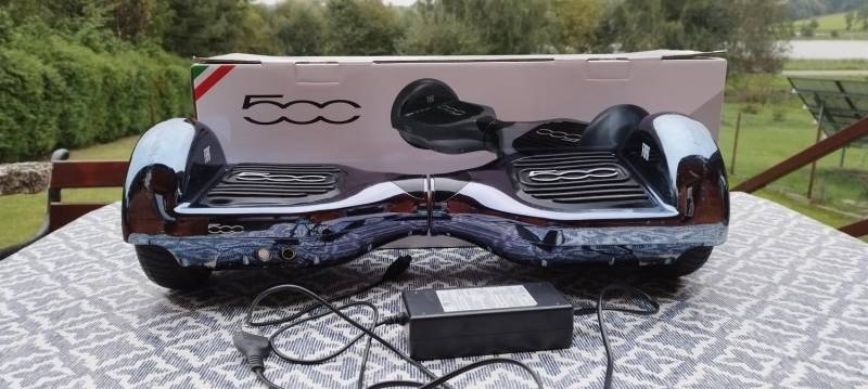 ox_deskorolka-elektryczna-fiat-500-kolor-niebieski-metalik