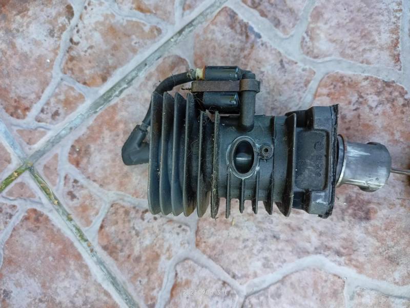 ox_huskvarna-r235-glowica-z-iskrownikiem-poj-ok-50-cm