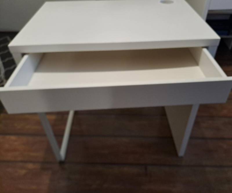 ox_dwa-biurka-krzesla-ikea