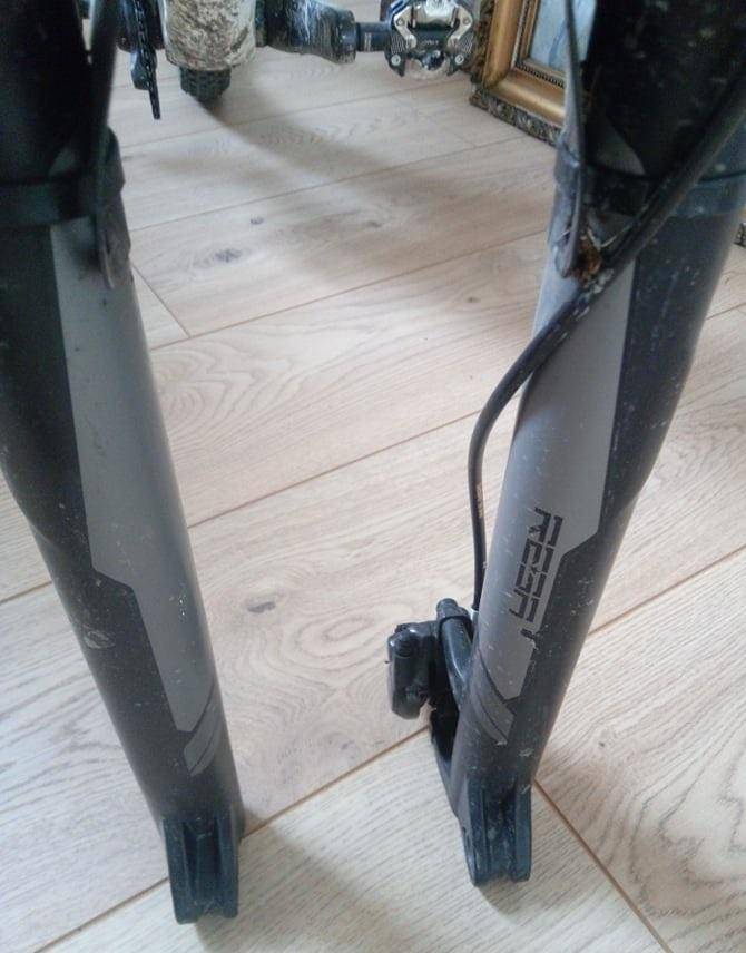 ox_amortyzator-rowerowy-rock-shox-reba-rl-skok-100-mm-29-os-15-x-100-mm