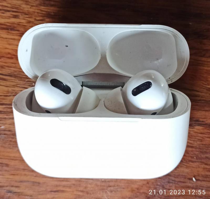 ox_sluchawki-airpods