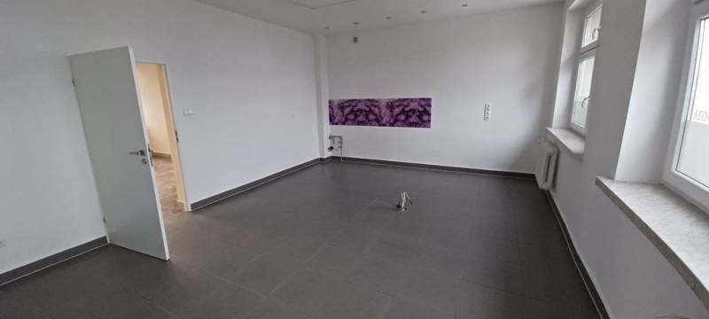 ox_lokal-uzytkowy-w-centrum-debowca-najem