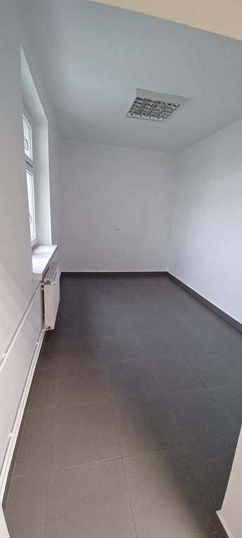 ox_lokal-uzytkowy-w-centrum-debowca-najem
