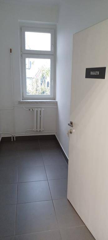 ox_lokal-uzytkowy-w-centrum-debowca-najem