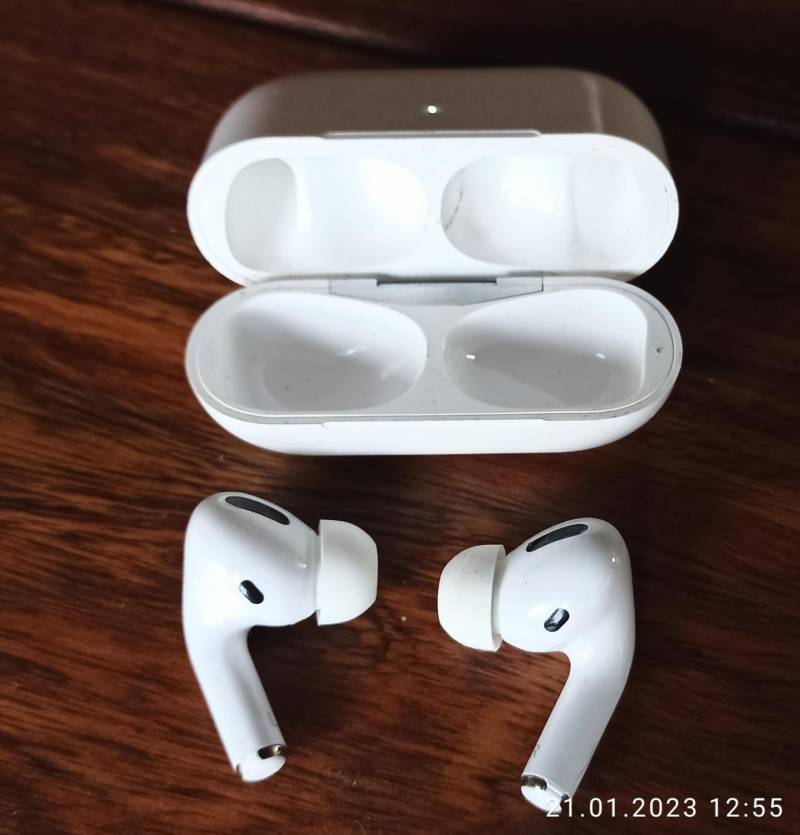 ox_sluchawki-airpods