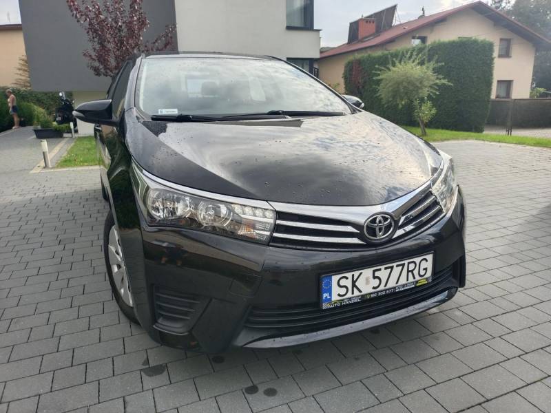 ox_toyota-corolla-e16-16-2014r-72-000km