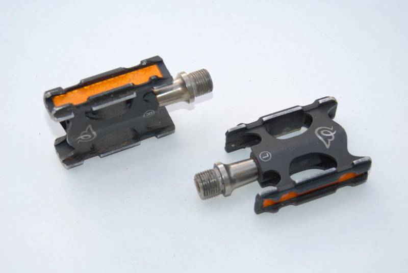 ox_pedaly-aluminiowe-bardzo-lekkie-para-wag-195-g-mtb