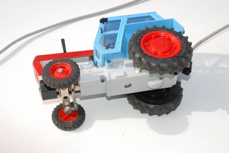 ox_stara-zabawka-traktor-traktor-zetor-crystal-801-kdn-antyk-zabytek