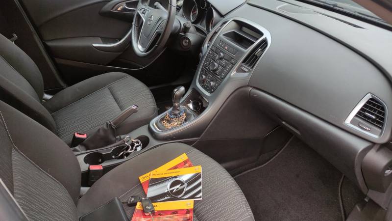 ox_sprzedam-opel-astra-j-2013r