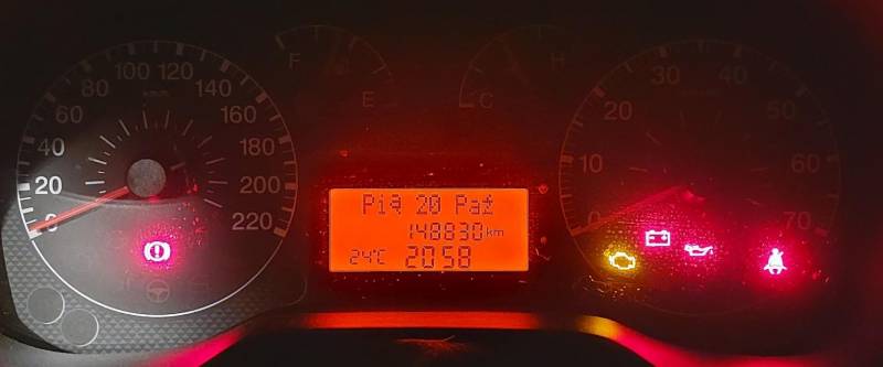 ox_sprzedam-fiata-grande-punto-14-8v-77km-2006-r-krajowy