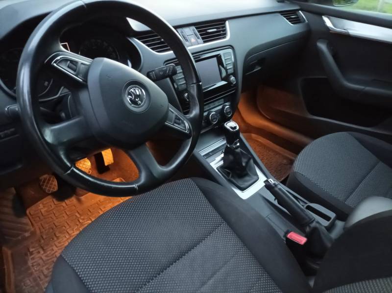 ox_skoda-octavia-iii-14-tsi-benzyna-2013-krajowa-134-tys-km