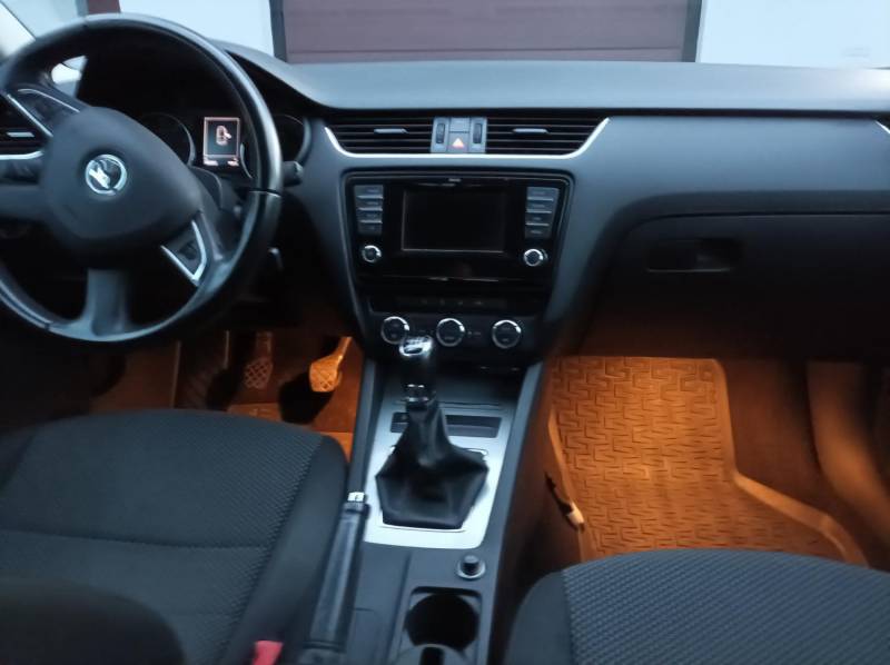 ox_skoda-octavia-iii-14-tsi-benzyna-2013-krajowa-134-tys-km