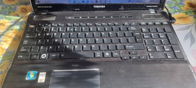 ox_laptop-toshiba-sateellite-p750-109