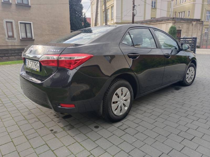 ox_toyota-corolla-e16-16-2014r-72-000km