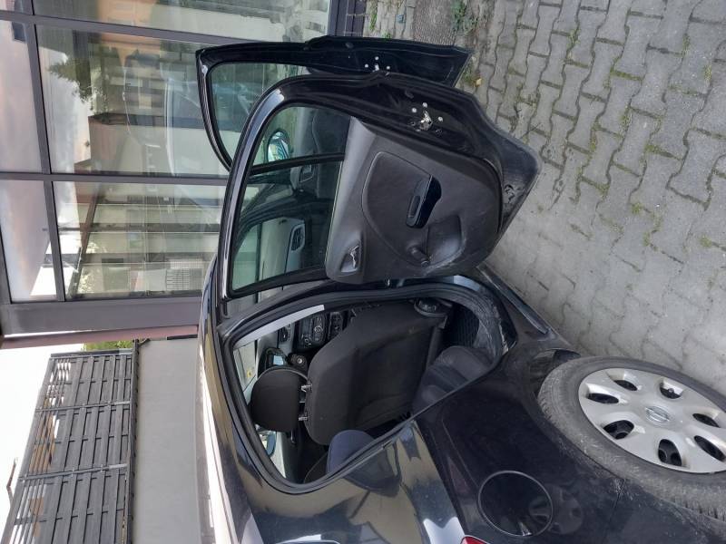 ox_opel-corsa-2015-13-diesel-wersja-e-bezawaryjny-opony-latozima
