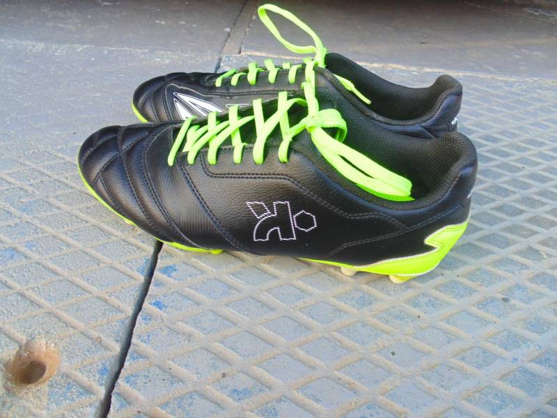 ox_buty-i-pilki-pilkarskie