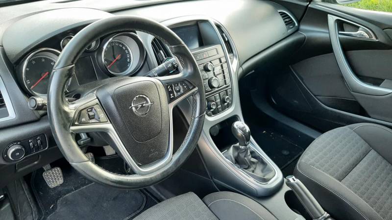 ox_opel-astra-j-gtc