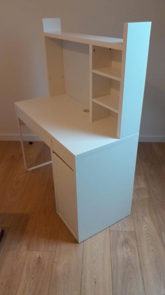 ox_biurko-micke-z-nadstawka-ikea
