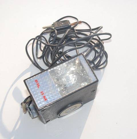 ox_stara-kolekcjonerska-lampa-blyskowa-fil-ii-m-ladowarka-unikat