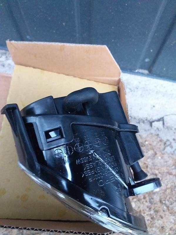 ox_lampa-przeciwmgielna-prawa-audi-a6-c6-4f2-0404-0811