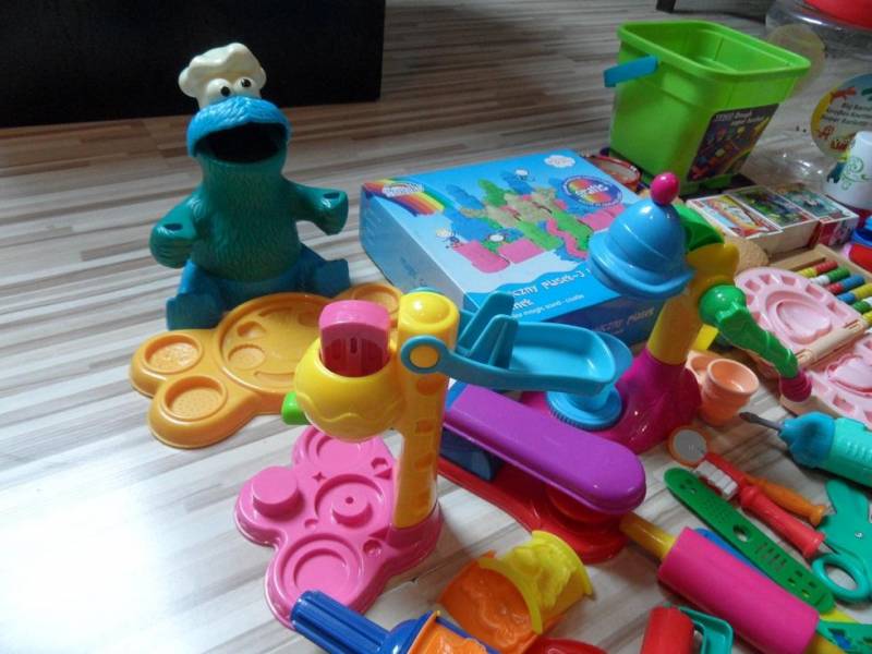 ox_sprzedam-wielki-zestaw-play-doh-pan-zabek-elmo