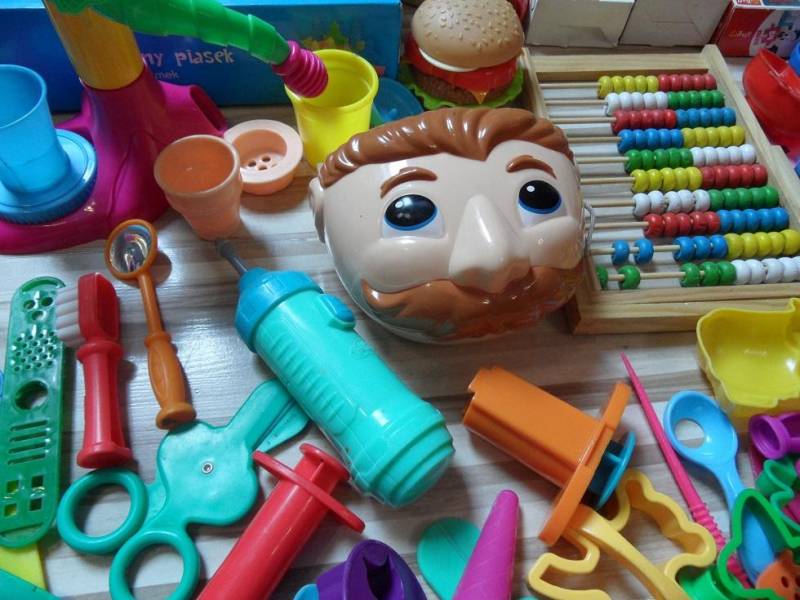 ox_sprzedam-wielki-zestaw-play-doh-pan-zabek-elmo
