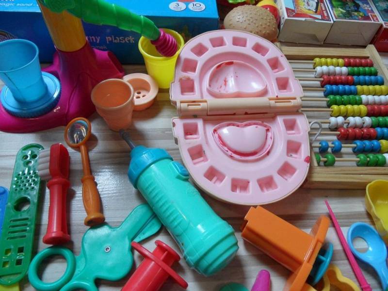 ox_sprzedam-wielki-zestaw-play-doh-pan-zabek-elmo