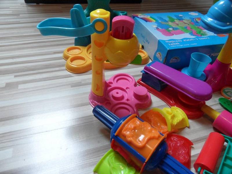 ox_sprzedam-wielki-zestaw-play-doh-pan-zabek-elmo