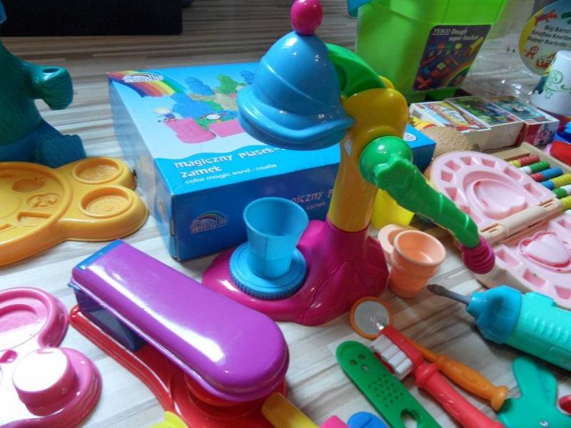 ox_sprzedam-wielki-zestaw-play-doh-pan-zabek-elmo