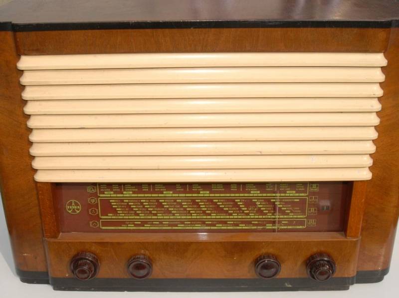 ox_stare-radio-tesla-612a-czechoslowacja-antyk-50-lat