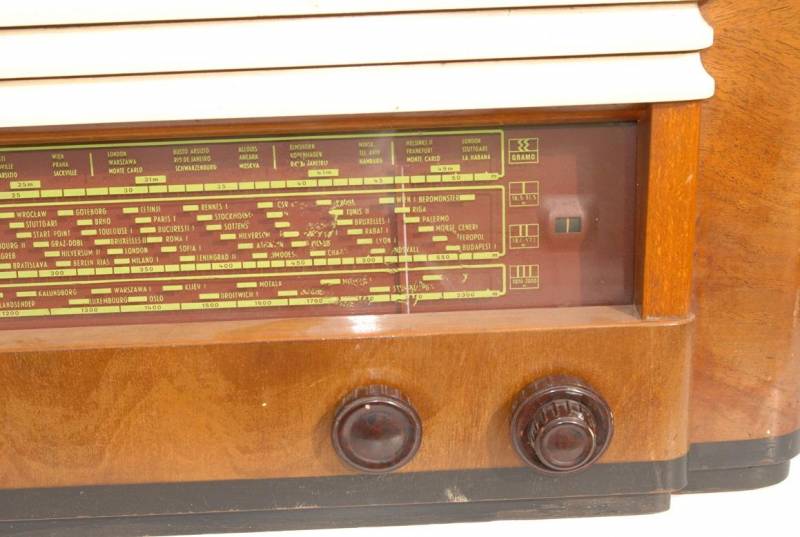 ox_stare-radio-tesla-612a-czechoslowacja-antyk-50-lat