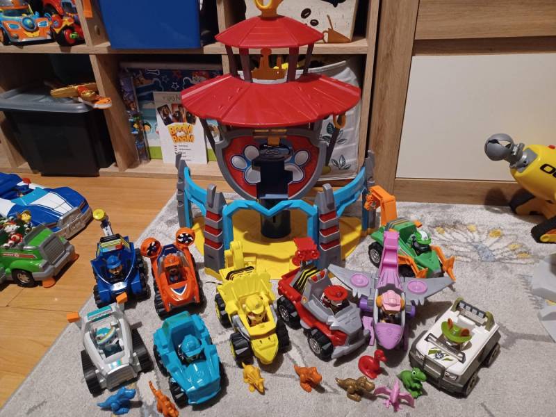 ox_baza-psi-patrol-z-autkami-i-figurkami