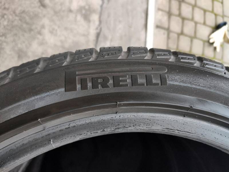 ox_opony-zimowe-pirelli-sottozero-iii-22545-r18-95v-komplet