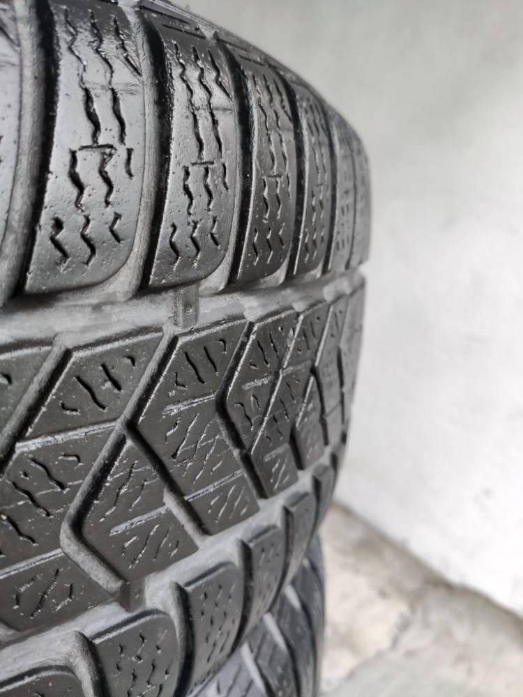 ox_opony-zimowe-pirelli-sottozero-iii-22545-r18-95v-komplet