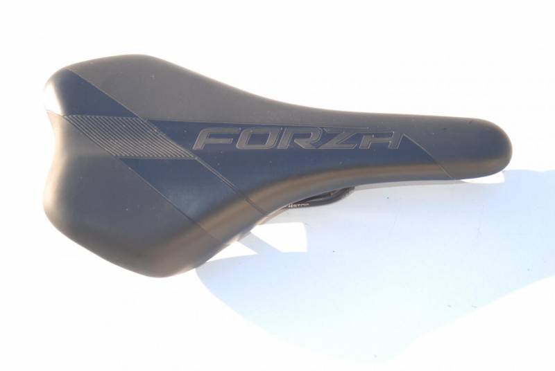 ox_siodelko-roweru-siedzisko-rowerowe-selle-italia-forza-made-in-italy