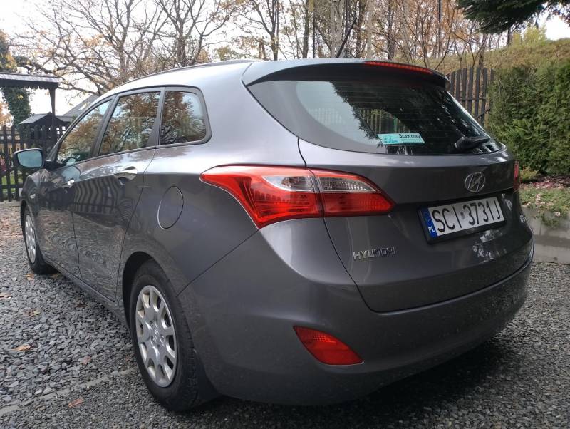 ox_hyundai-i30-kombi-benzyna-16-120km