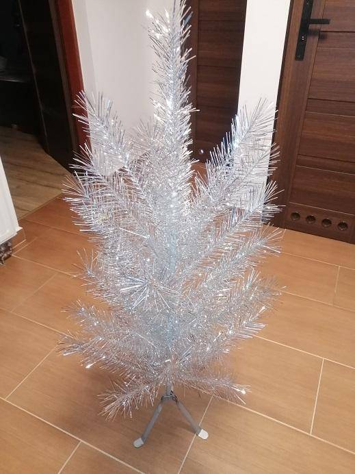 ox_piekna-srebrna-choinka-lata-90te-z-prlu-wys-120cm