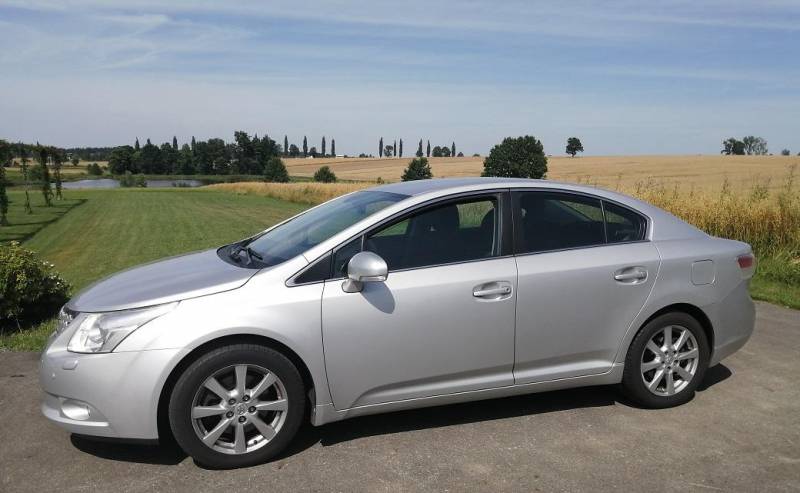 ox_sprzedam-toyote-avensis-iii
